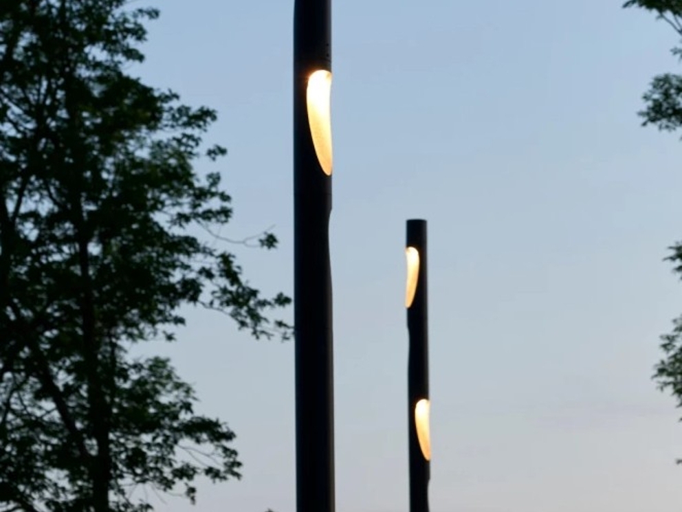 Flindt Plaza Post Top